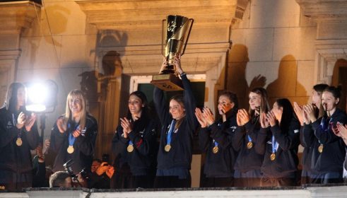 FoNet-DOÈEK-ODBOJKAICE Odbojkašice Srbije proslavile titulu prvaka Evrope s navijačima u Beogradu (VIDEO, FOTO) 7