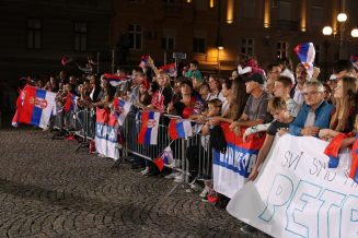 Nekoliko hiljada ljudi dočekalo odbojkaše u Beogradu (FOTO) 2