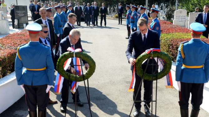 Zeman doputovao u Beograd, sa Vučićem položio venac na Spomenik braniocima Beograda 1