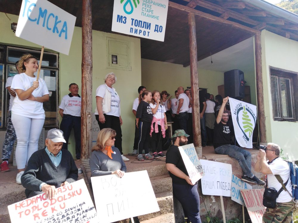 U Toplom Dolu održan protest meštana protiv gradnje MHE 2