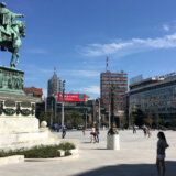 Postament spomenika knezu Mihailu na Trgu republike u Beogradu očišćen od grafita i natpisa 6