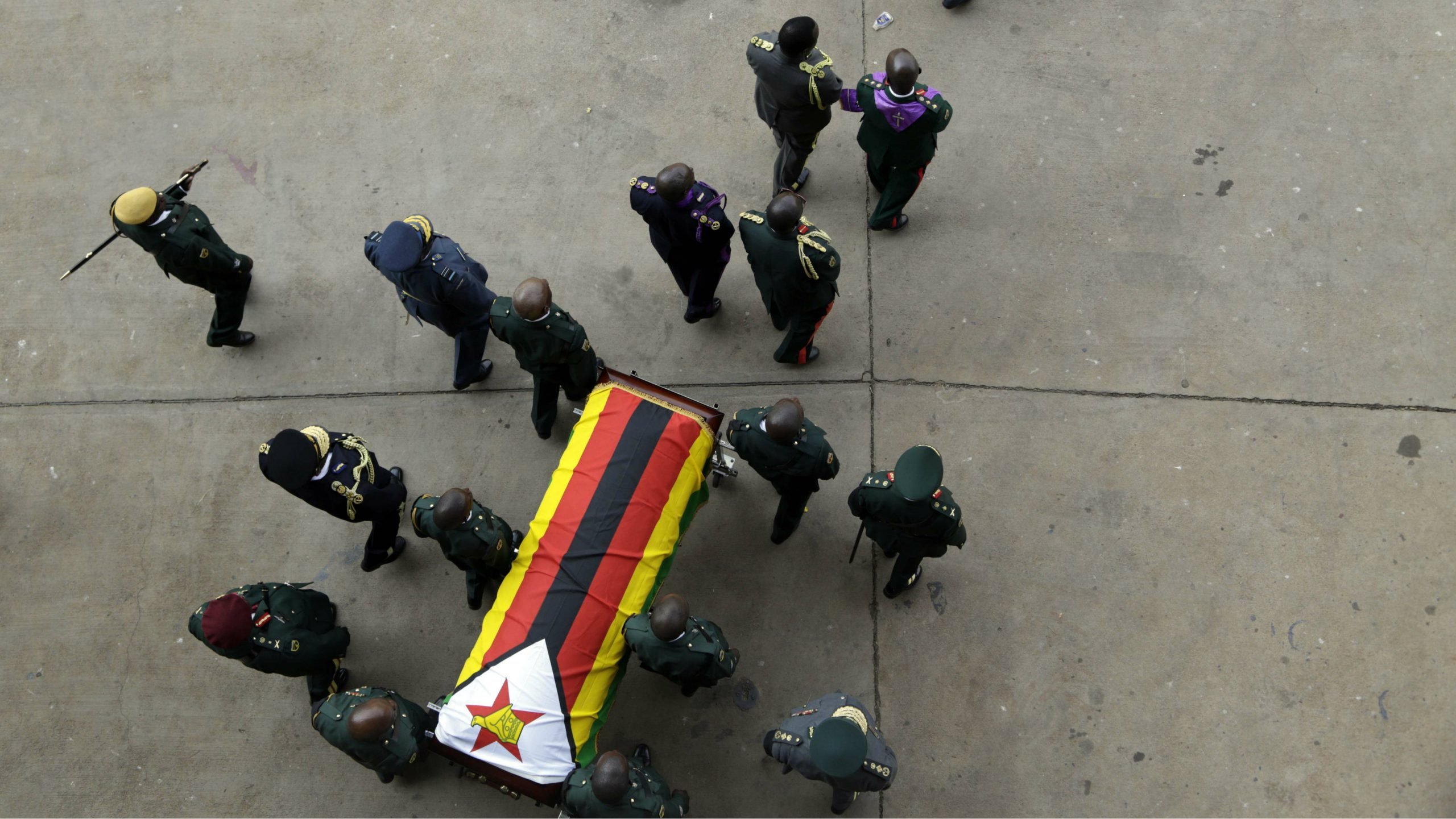 Ceremonija državne sahrane za Mugabea u Zimbabveu, pokop odložen za mesec dana 1