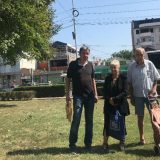 Stanari Sinđelićevog trga u Nišu čuvaju drveće zbog javne garaže 10