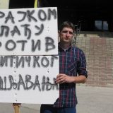Užice: Učitelj prekinuo štrajk glađu protiv stranačkog zapošljavanja 8