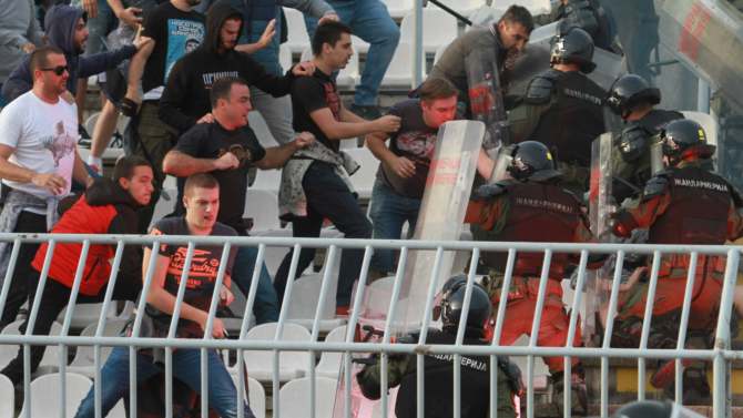 "Delije" napale pripadnike Žandarmerije uoči derbija 1