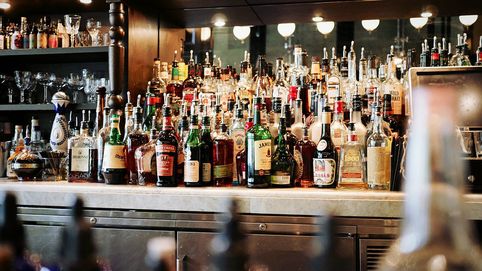 Državne institucije dokupljuju žestoka alkoholna pića jer su količine za ovu godinu popijene 1