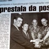 Vesli Klark dolazi u Prištinu 15