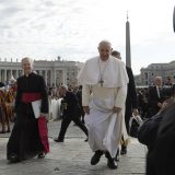 Papa upozorio direktore kompanija da veštačku inteligenciju koriste za opšte dobro 11