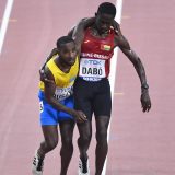 Trkač na 5.000 metara pomogao rivalu da prođe kroz cilj na SP u Dohi 2