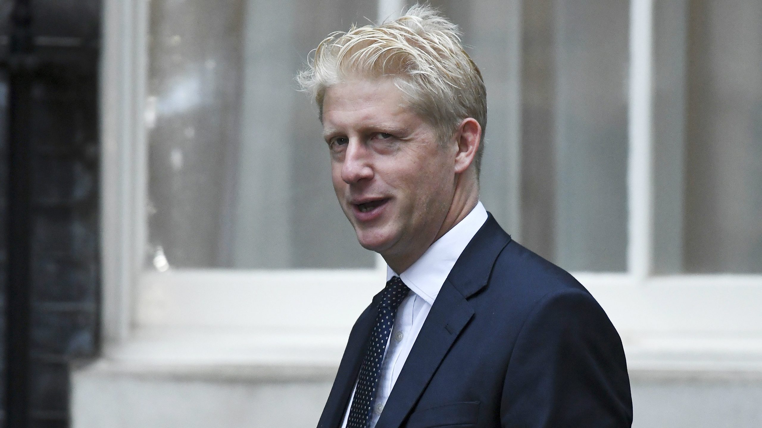 Brat Borisa Džonsona napustio britansku vladu 1