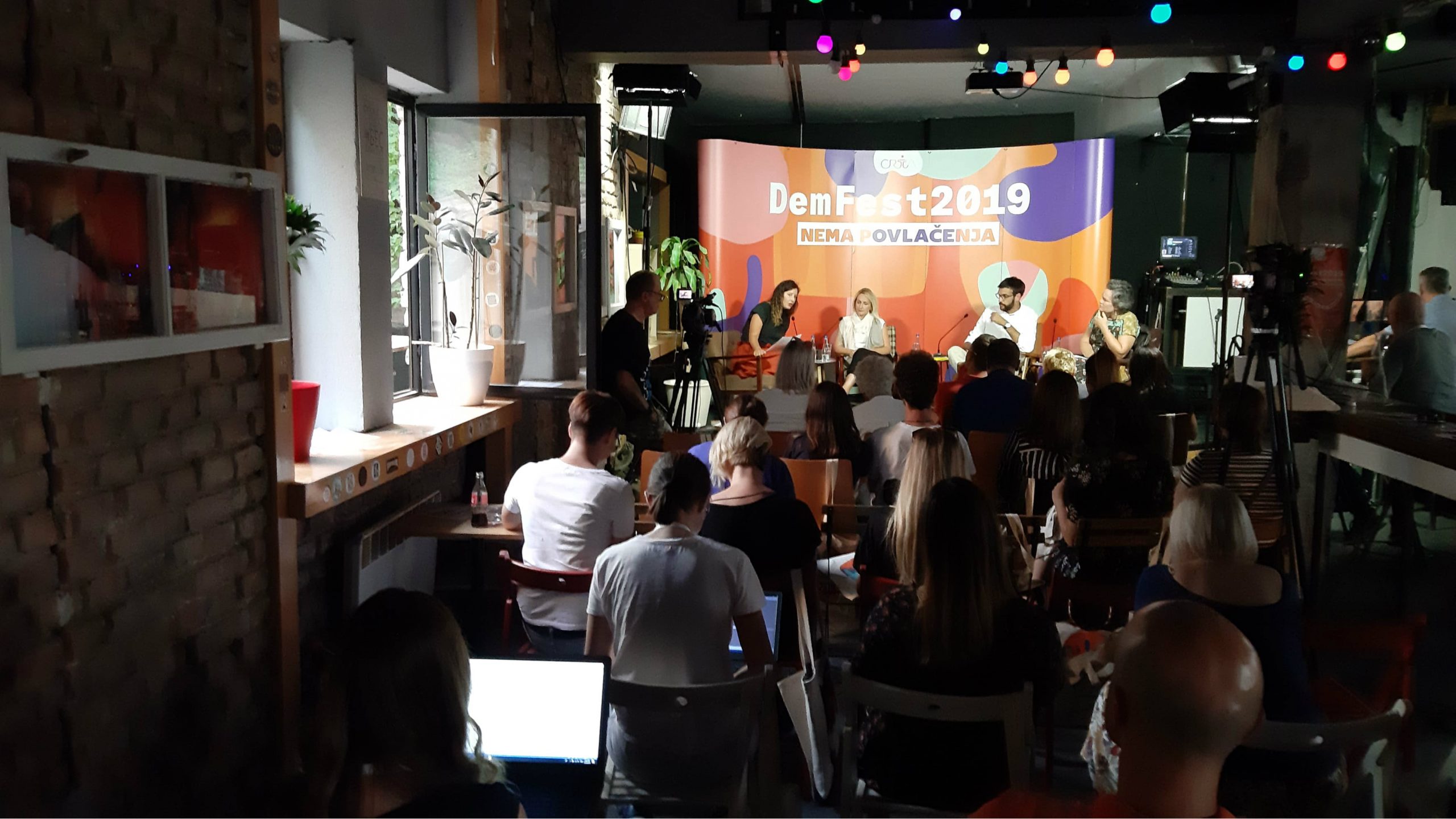 CRTA: Ekonomski status građana poljuljao veru u demokratiju 1