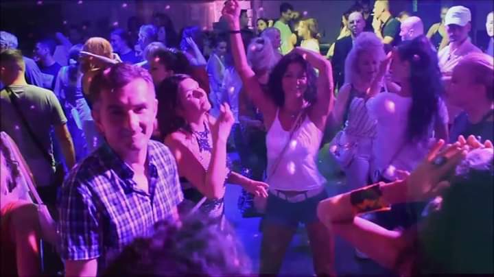 Putovanja i žurke - mesta zaražavanja mladih 1