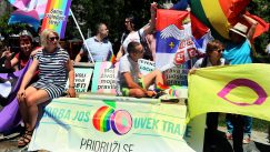 Parada ponosa u Beogradu završena žurkom u parku Manjež (FOTO) 7