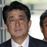 Japanski premijer rekonstruisao vladu da joj osveži imidž 2