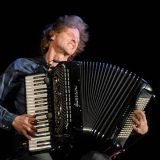 Miško Plavi: Postali smo jeftina radna snaga na nivou marve 12