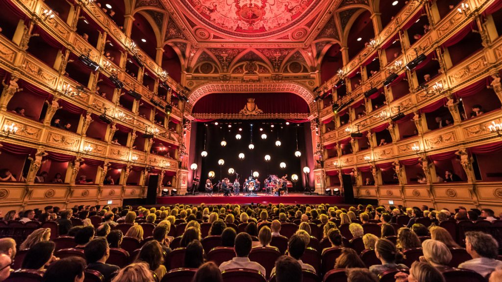 Luka Šulić: Superzvezda na violončelu uživo u Sava centru 3