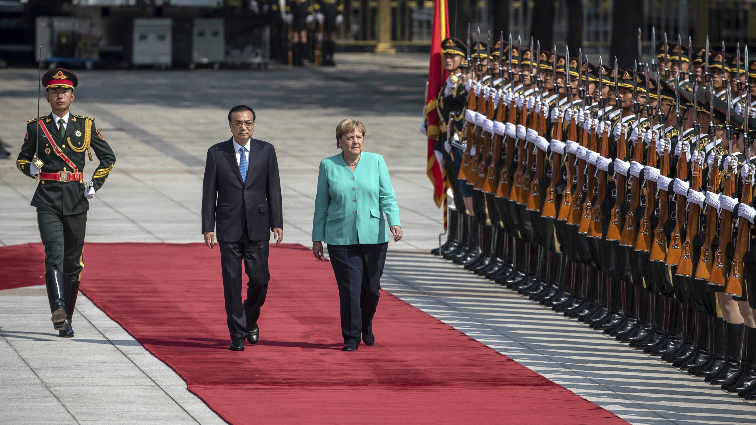 Nemačka kancelarka u Pekingu pozvala na garanciju sloboda u Hongkongu 1