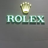 Svešteniku ukrao 26 brend satova 9