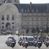 Francuska se oprostila od Širaka uz vojne počasti 6