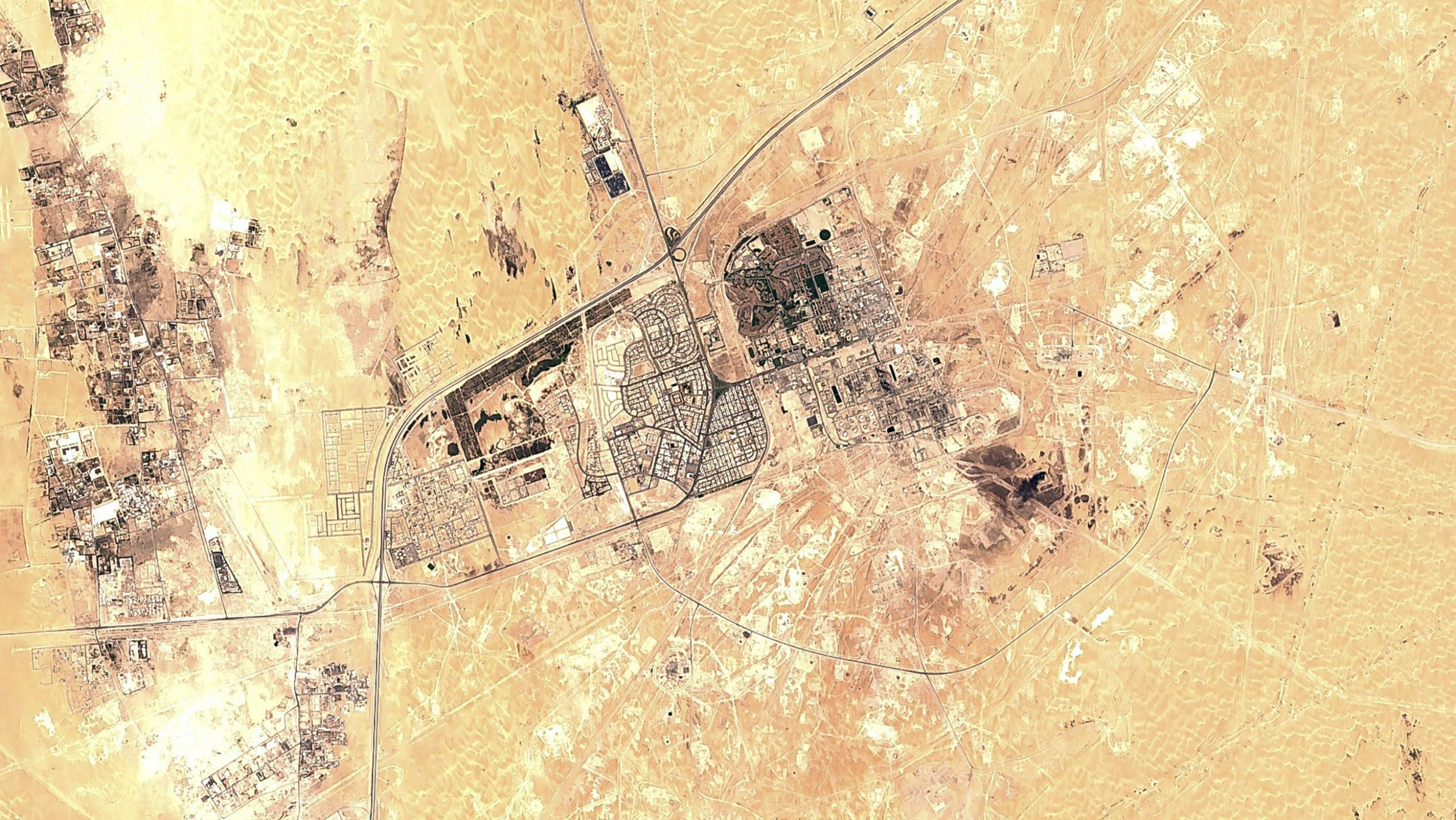 Satelitski snimci pokazuju oštećenja naftnog postrojenja u Saudijskoj Arabiji 1