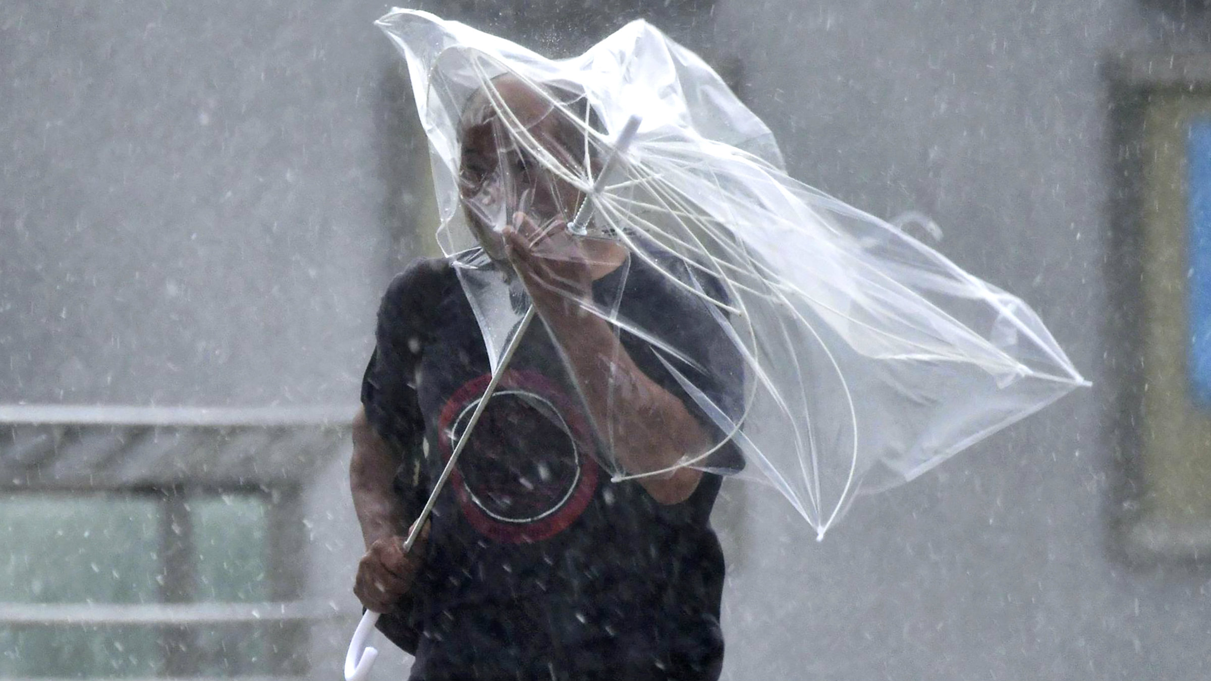 U naletu tajfuna u Tokiju jedna osoba stradala, nekoliko povređenih 1