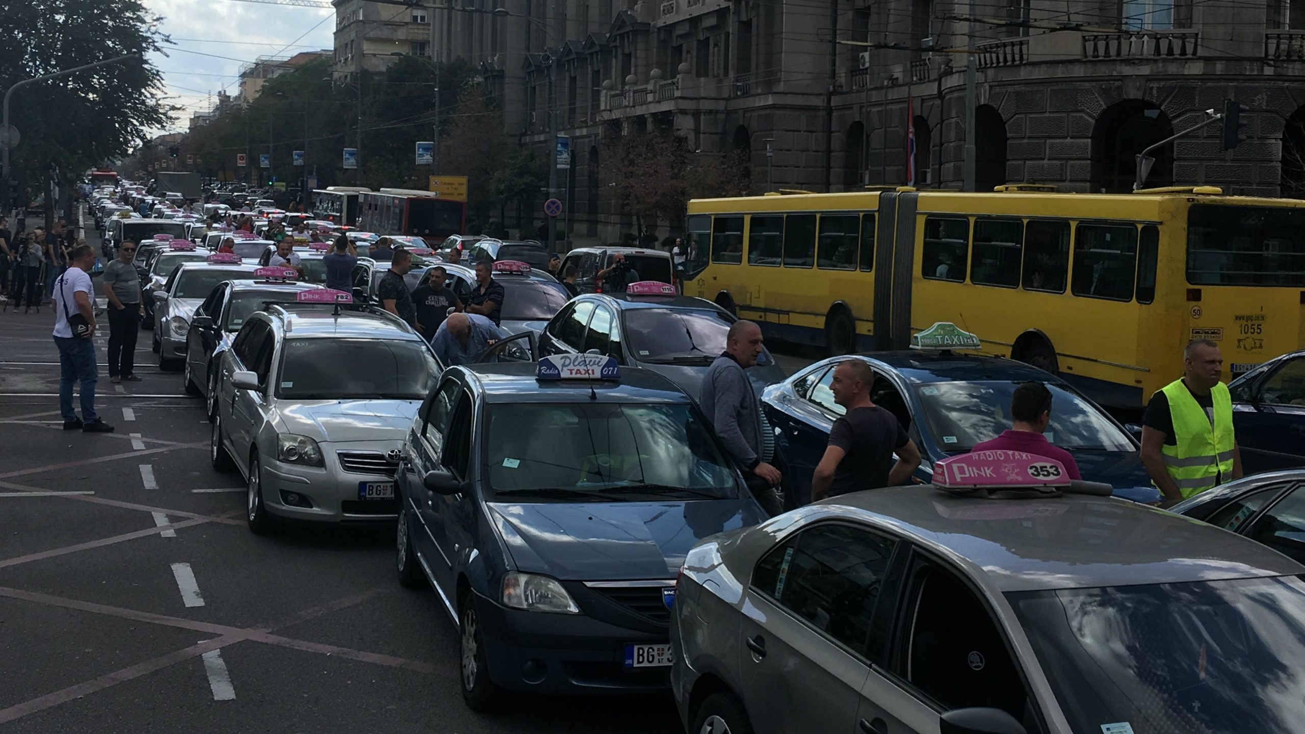 Taksisti počeli svakodnevne proteste (FOTO, VIDEO) 5