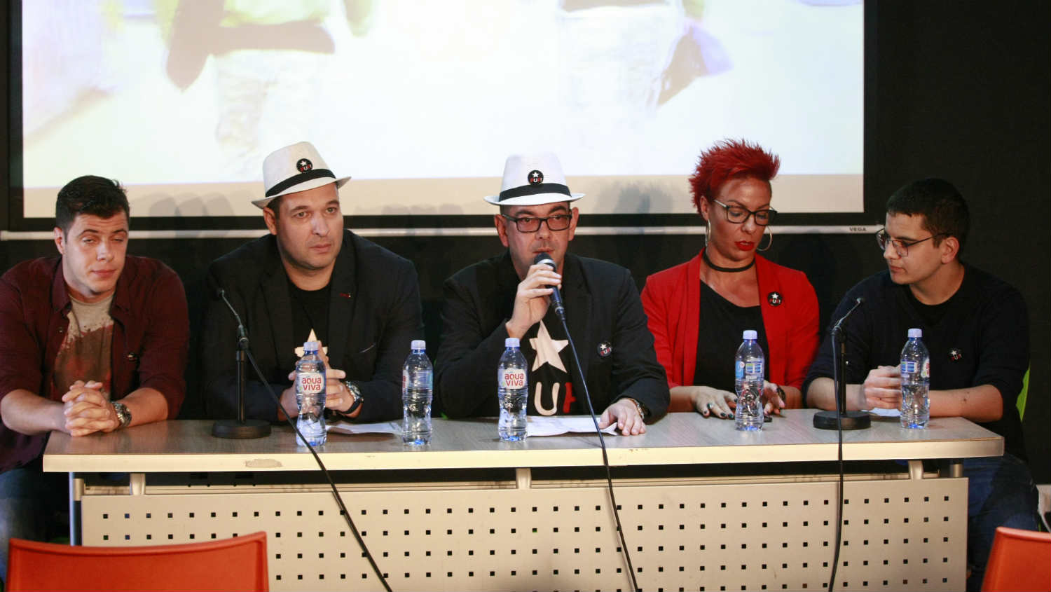 Pokret ujedinjenih fantoma: Predsednik opštine Knjaževac kadrira i u poslastičarnici 1