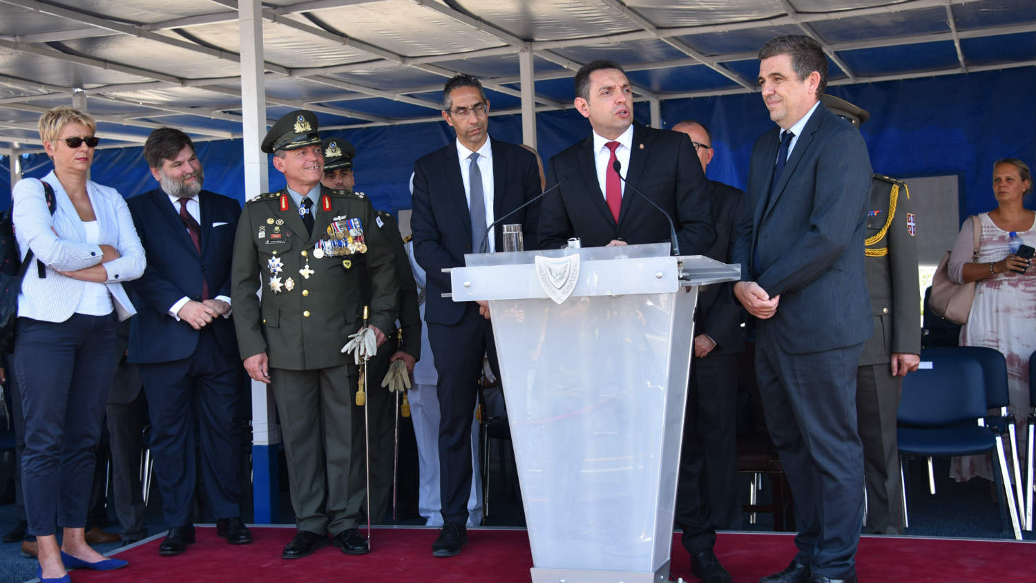 Lunić: Vojska se zatvara u sebe 1