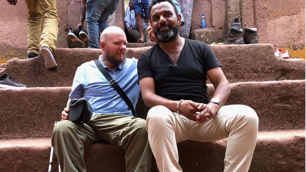 Džajls sa vodičem iz Etiopije