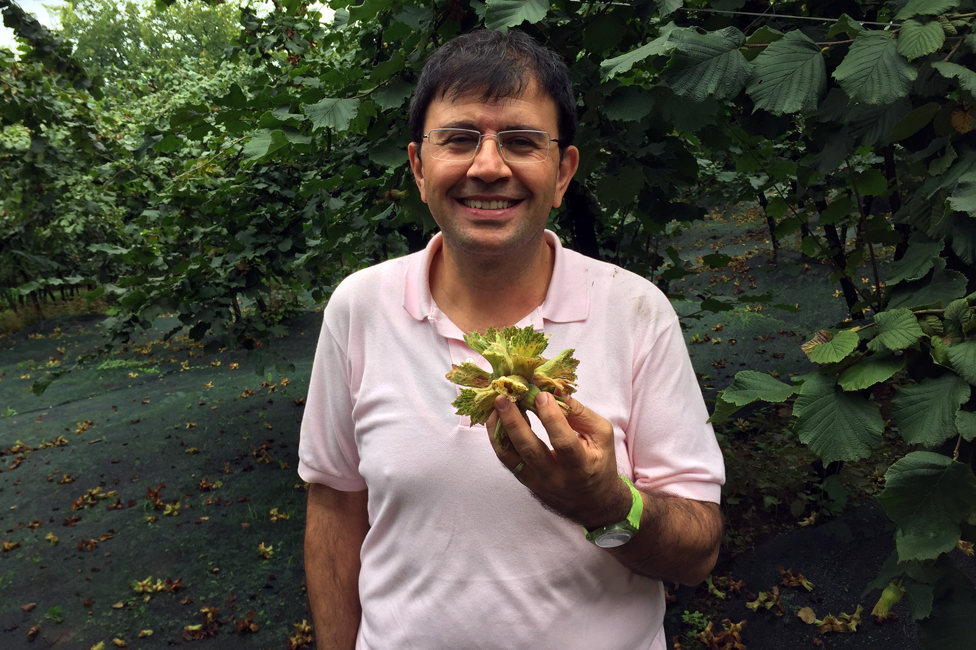 Gokhan Arikoglu with a cluster of 10 hazelnuts