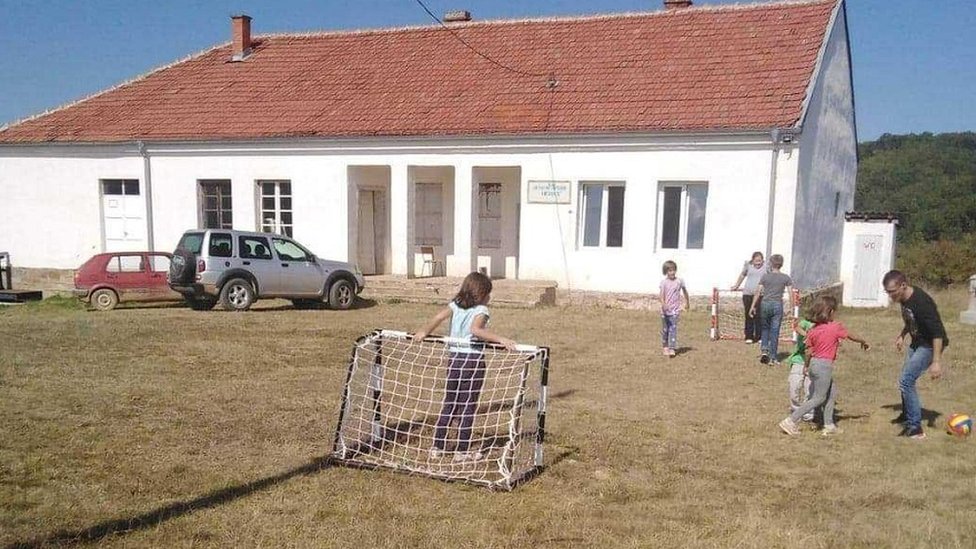 Učitelj Marko na odmoru „postaje" drugar