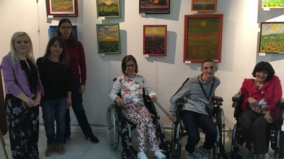 „Bojama obojen svet“ - likovna dela ljudi obolelih od cerebralne i dečije paralize 3 Izložba Bojama obojen svet