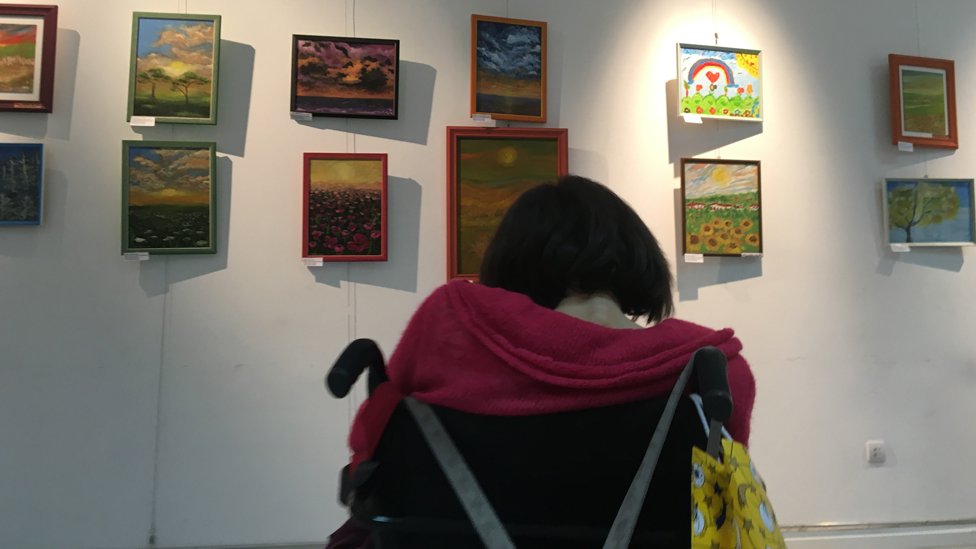 „Bojama obojen svet“ - likovna dela ljudi obolelih od cerebralne i dečije paralize 1 Izložba Bojama obojen svet