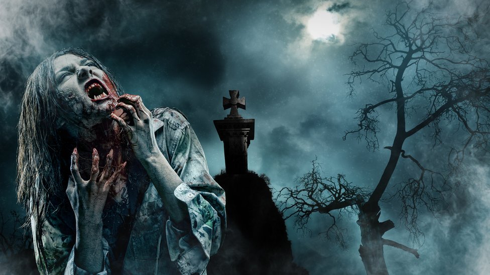 Noć veštica: Nemirni pokojnici - šta znamo o srednjovekovnim zombijima 15 Okrovavlennый hodяčiй trup nočью na kladbiщe