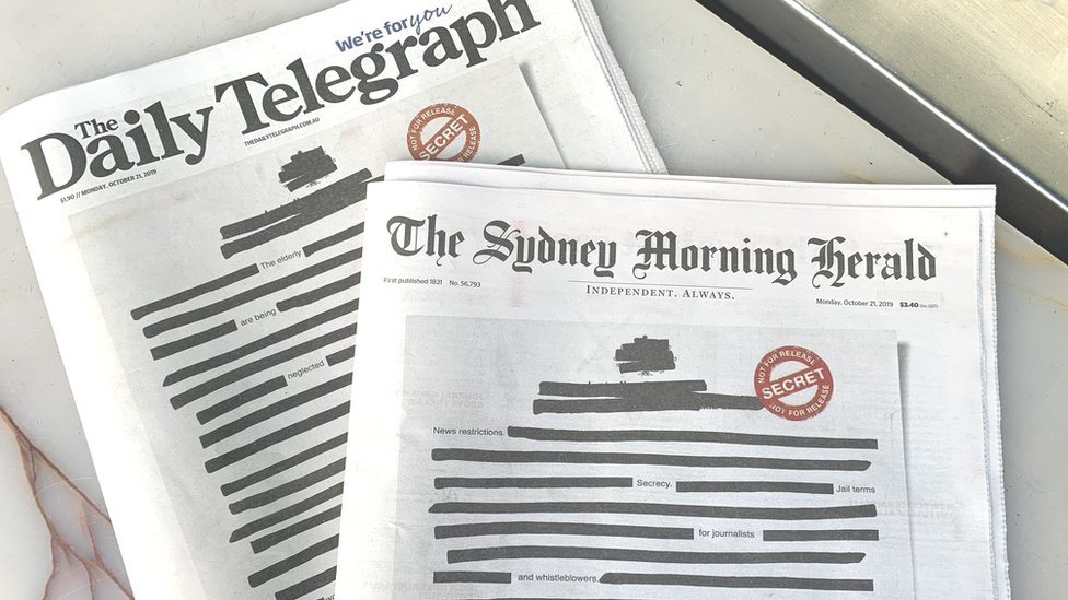 Australija i mediji: Novine zatamnile naslovne strane protestujući protiv „tajnosti" 1 Dejli telegraf i Sidnej morning herald zatamnile prve strane