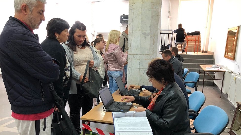 Redovi na biračkom mestu u Beogradu