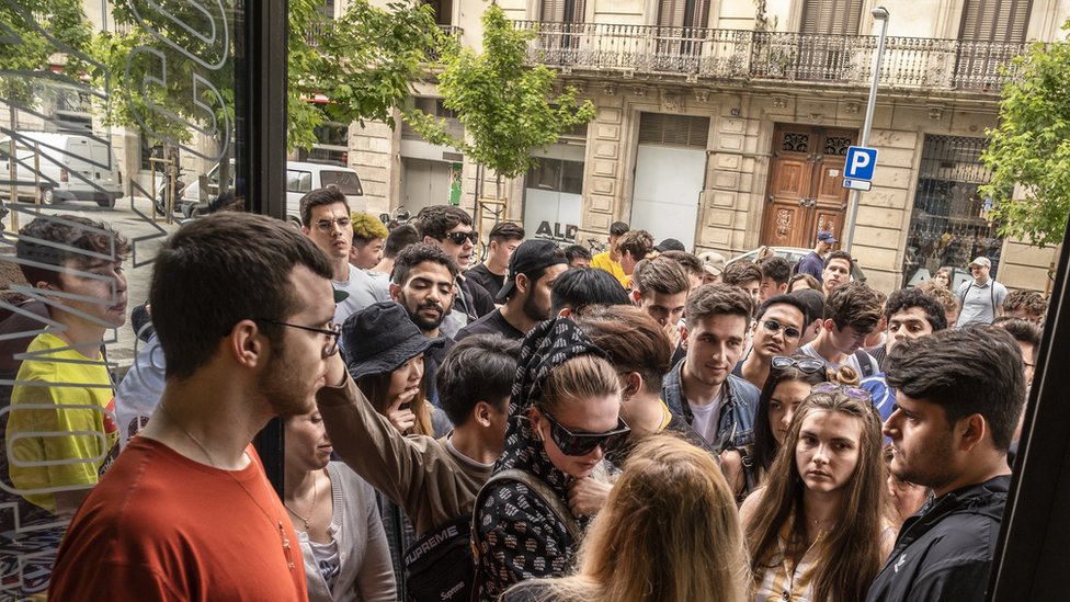 Saradnja marki Jizi i Adidas stvorila je redove ispred prodavnica