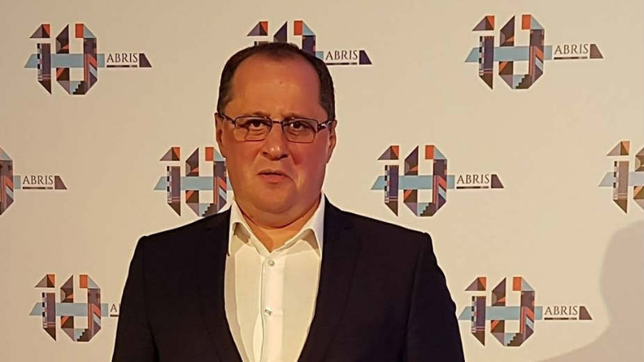 Poverenik SNS kupio hotel Srbija u Niškoj Banji 1