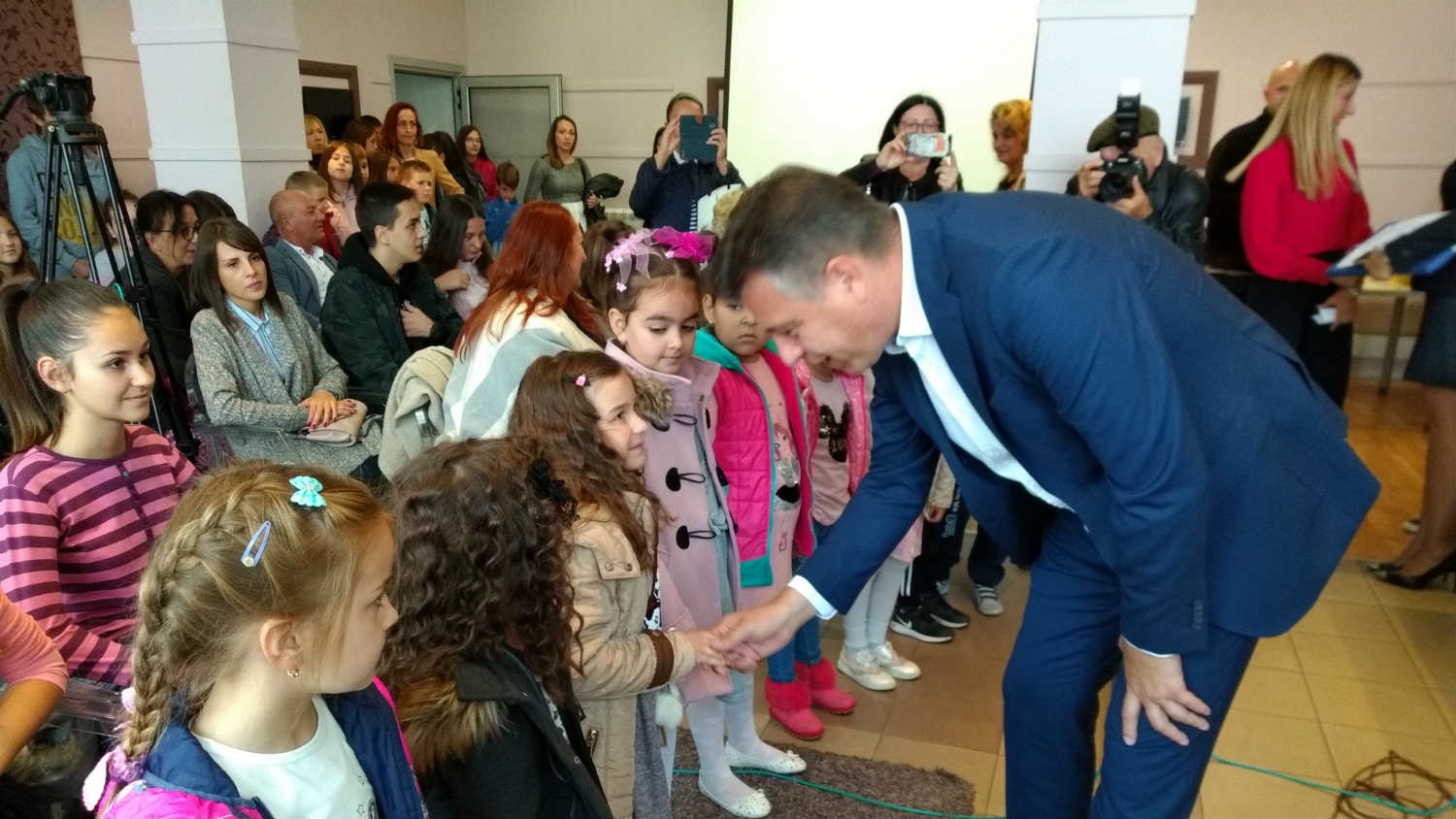 Deca kod gradonačelnika Pirota 1