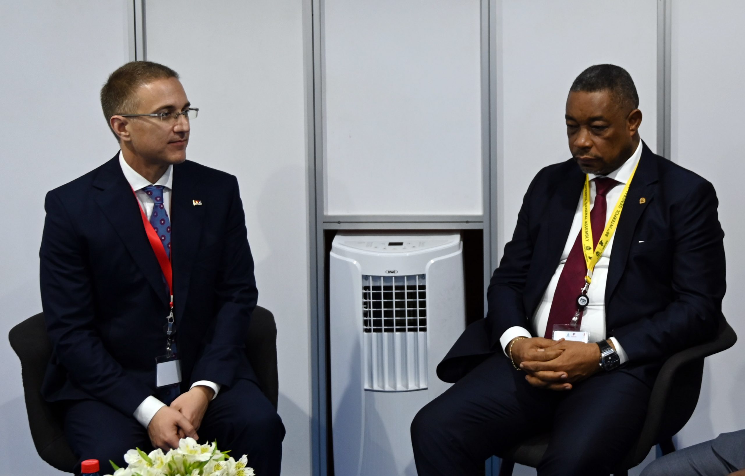 Ministri unutrašnjih poslova Srbije i Angole razgovarali o saradnji 1