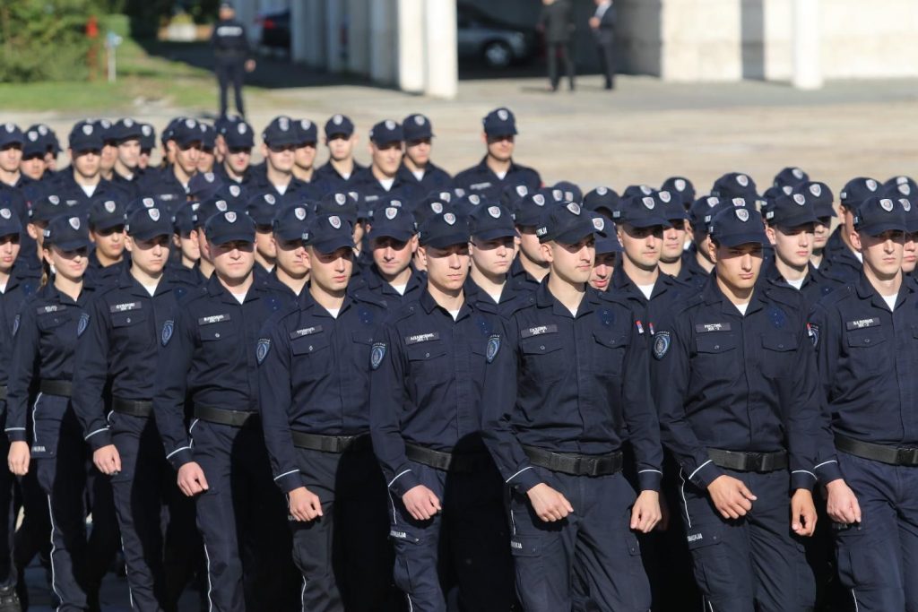 Zaposleno 687 policajaca (FOTO) 3