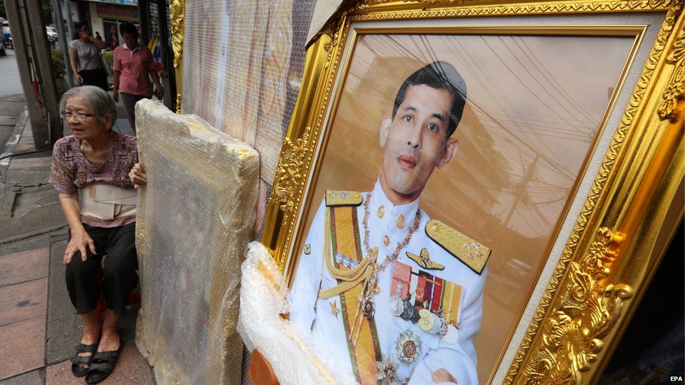 Portrait for sale of Crown Prince Vajiralongkorn