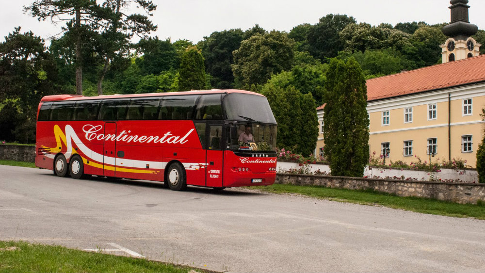 Šrafovi na točku autobusa koji je prevozio đake namerno odvijeni 1