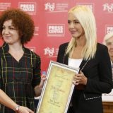 Nagrada za humanost "Đoko Vještica" novinarki TV Prva Jasni Đurović za prilog o obolelom dečaku 9