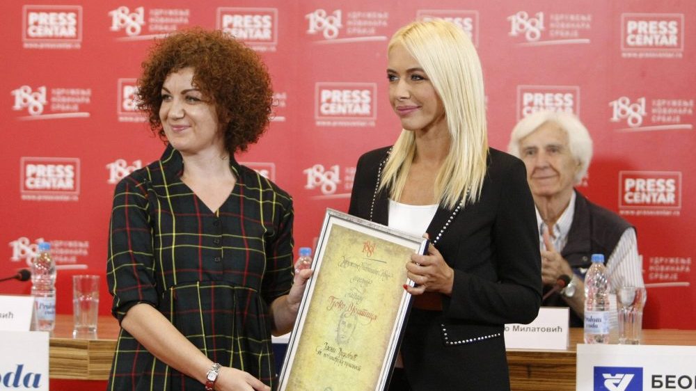 Nagrada za humanost "Đoko Vještica" novinarki TV Prva Jasni Đurović za prilog o obolelom dečaku 1