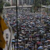 Demonstranti u Hongkongu prkose policiji protestom za koji nisu dobili dozvolu 4