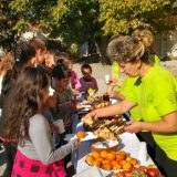 Zdrava užina za đake u izdvojenom odeljenju OŠ ''Sveti Sava'' u Izvoru 5