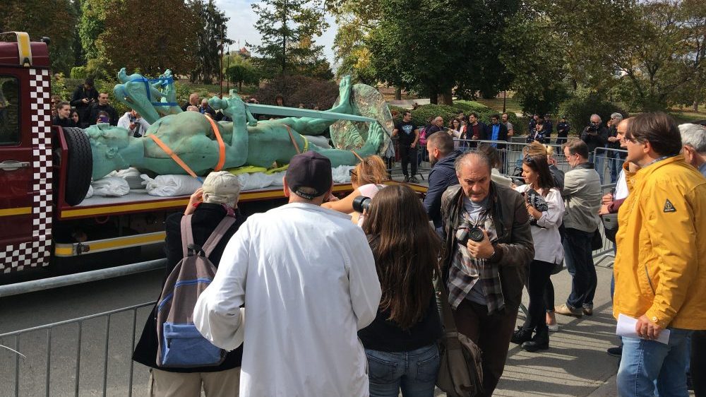 Šta kažu građani o uklanjanju Pobednika? 1