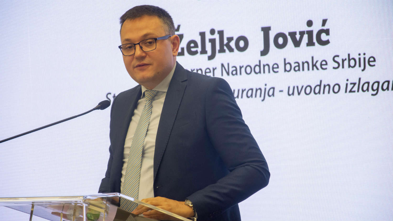 Stabilan, ali nedovoljno brz rast 1