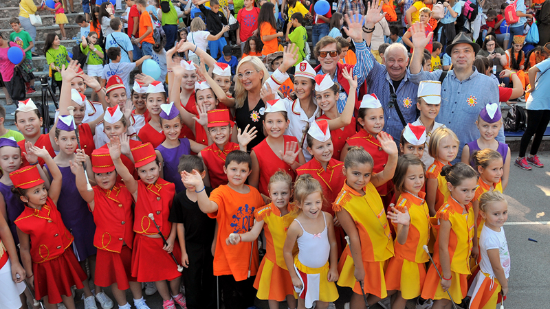Jubilarna pedeseta Međunarodna manifestacija dece Evrope ,,Radost Evrope’’ 1